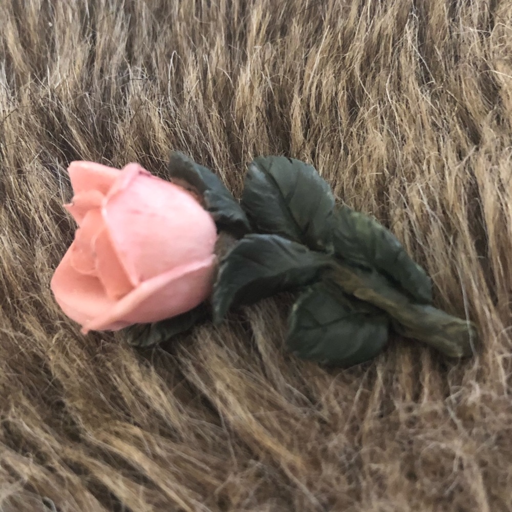 Vintage detailed pink rose brooch pin